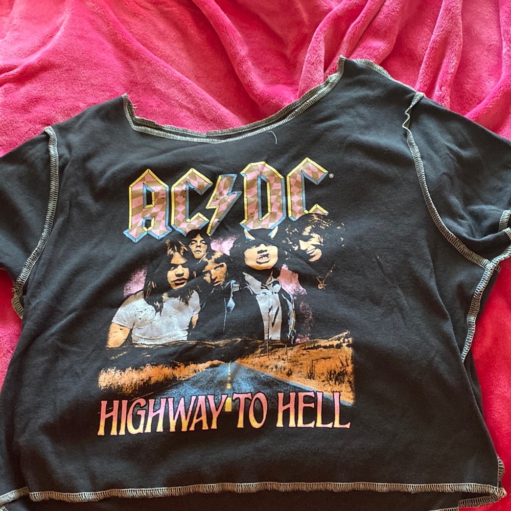 NWOT AC/DC crop top.  Never worn size XXL